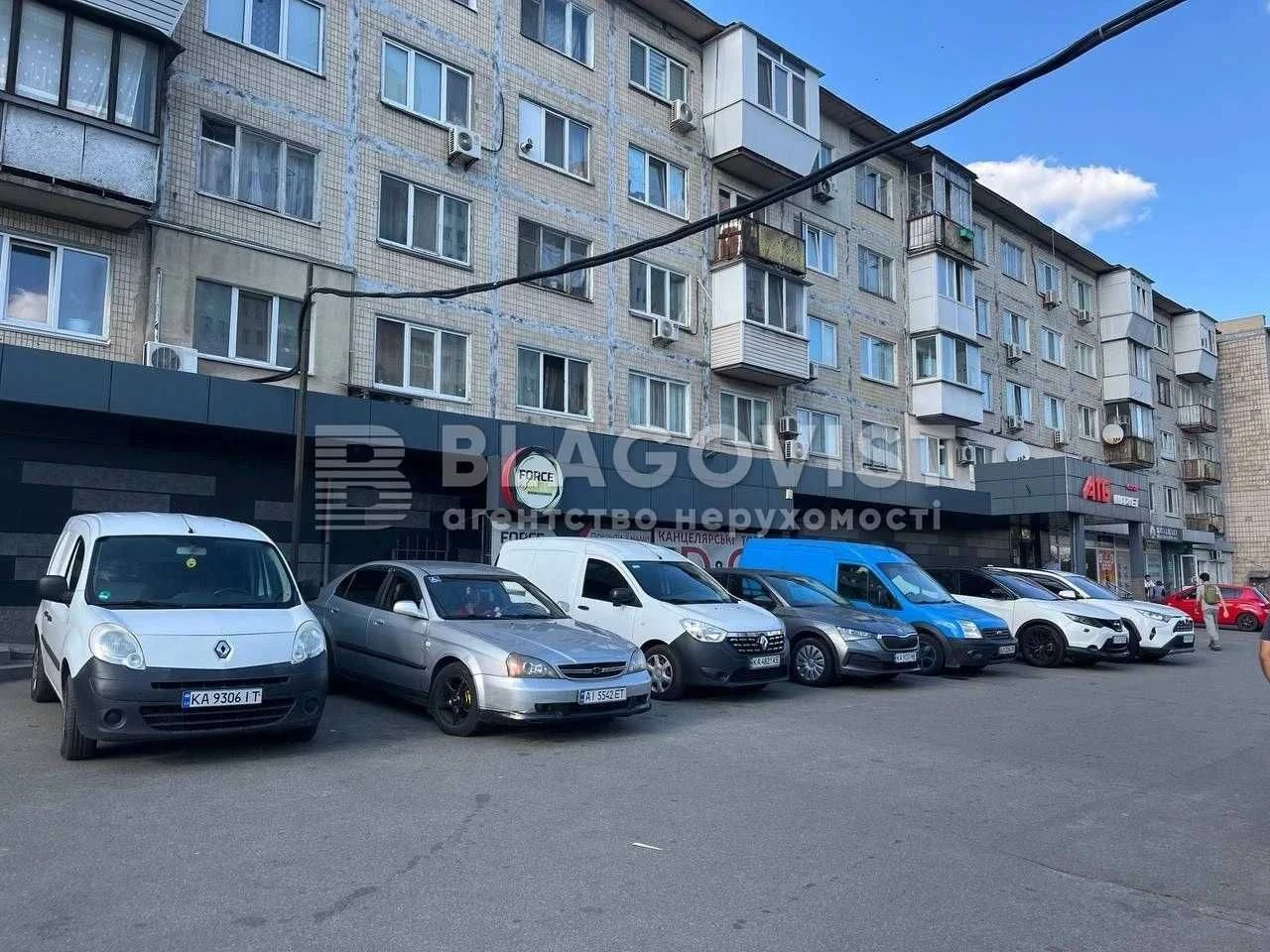 Продаж 2-кімн. квартири. Хрущівка, гарний житловий стан. Лес