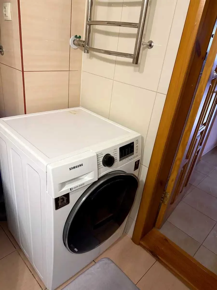 Продаж 2-кімнатній квартири, Урлівська 21, метро Осокорки