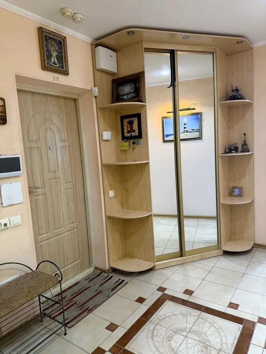 Продаж 2-кімнатній квартири, Урлівська 21, метро Осокорки