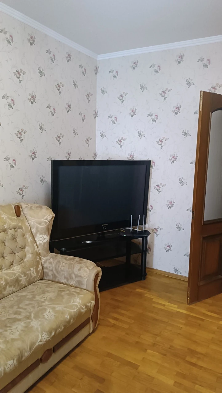 Вишняківська 7А, продаж трехкомнатной квартиры.