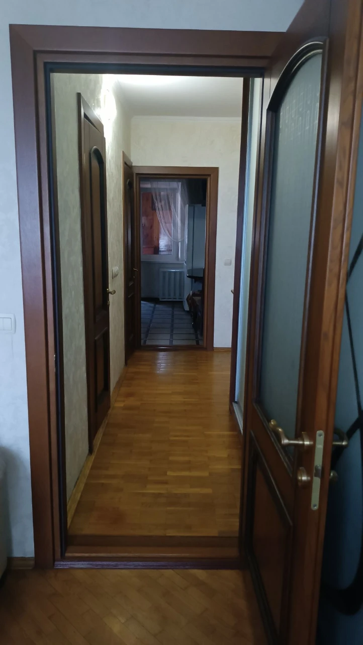 Вишняківська 7А, продаж трехкомнатной квартиры.
