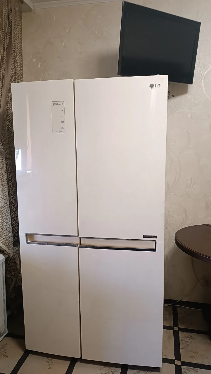 Вишняківська 7А, продаж трехкомнатной квартиры.