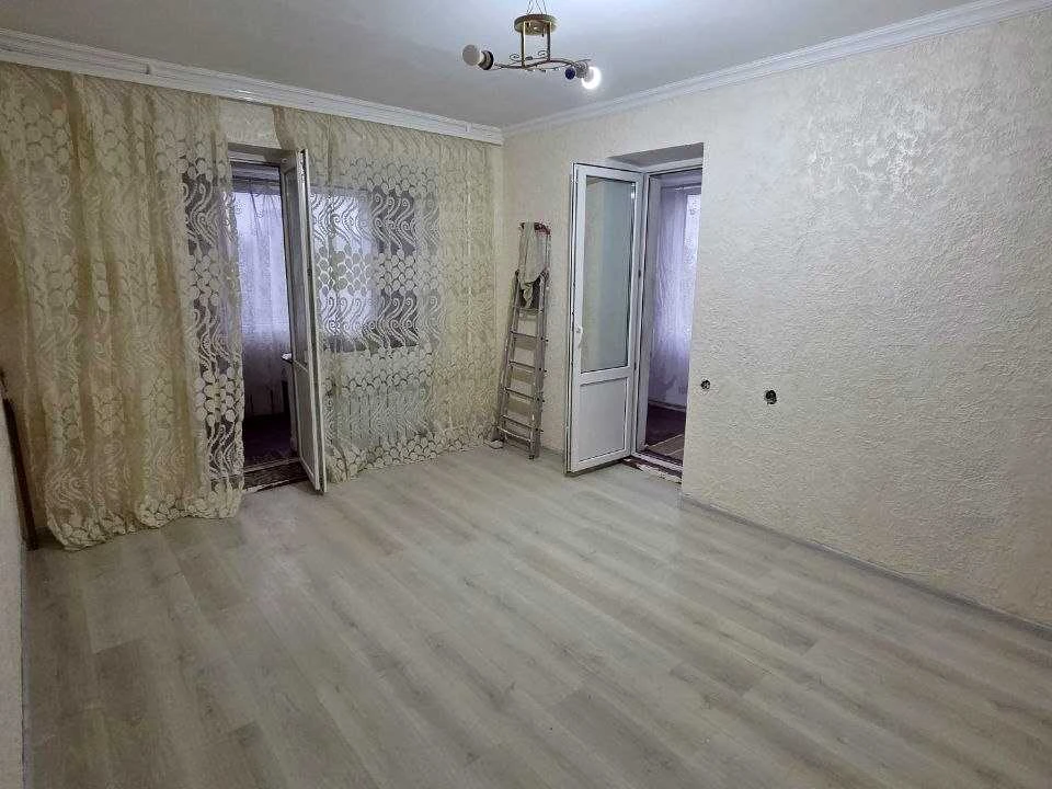 Квартира. Одеса, Середньофонтанська вул.