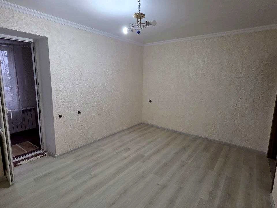 Квартира. Одеса, Середньофонтанська вул.