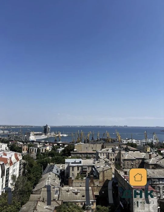Исторический центр города. Ул. Греческий. Двухкомнатная квар
