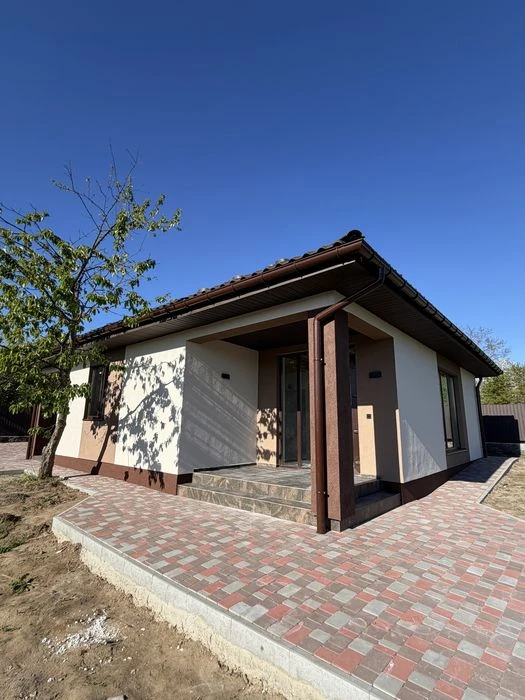 Будинок | 96 м.кв | у межах міста | 6 соток | під чистове