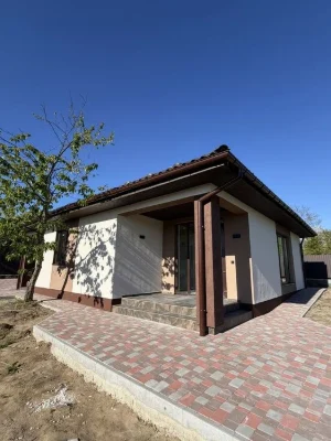 Будинок | 96 м.кв | у межах міста | 6 соток | під чистове