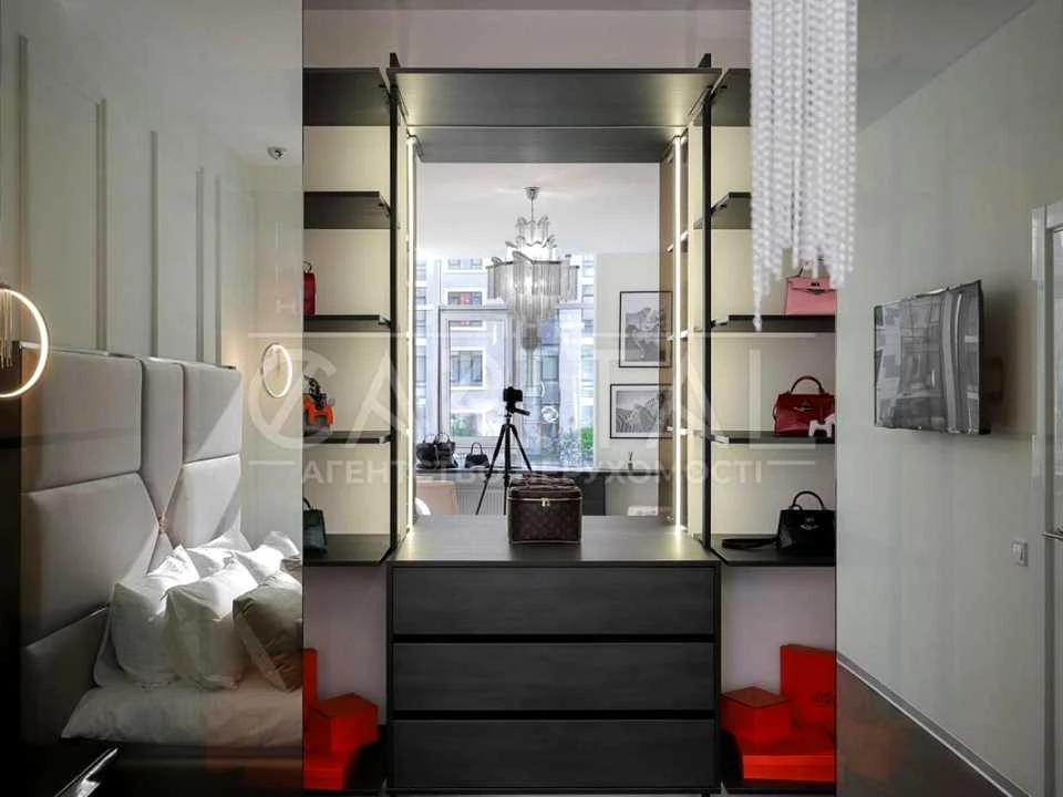 Apartment. Kyiv, Saperne Pole st.