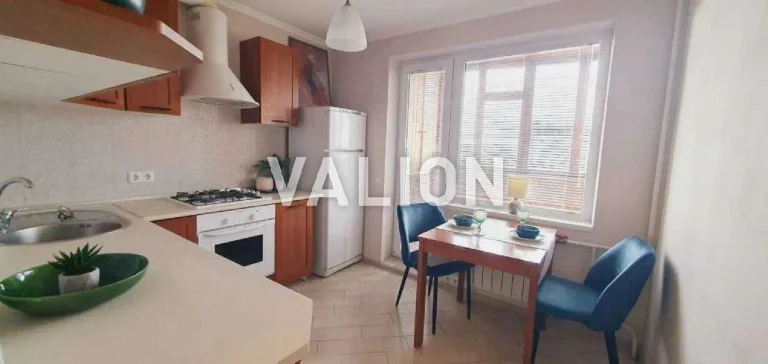 Продаж 2-к квартири просп. Оболонський 18б