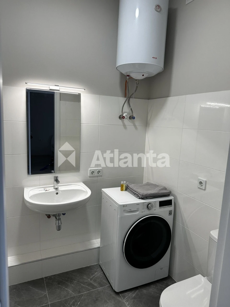 One-bedroom apartment in the "Prostranstvo na Geranovej" residential complex