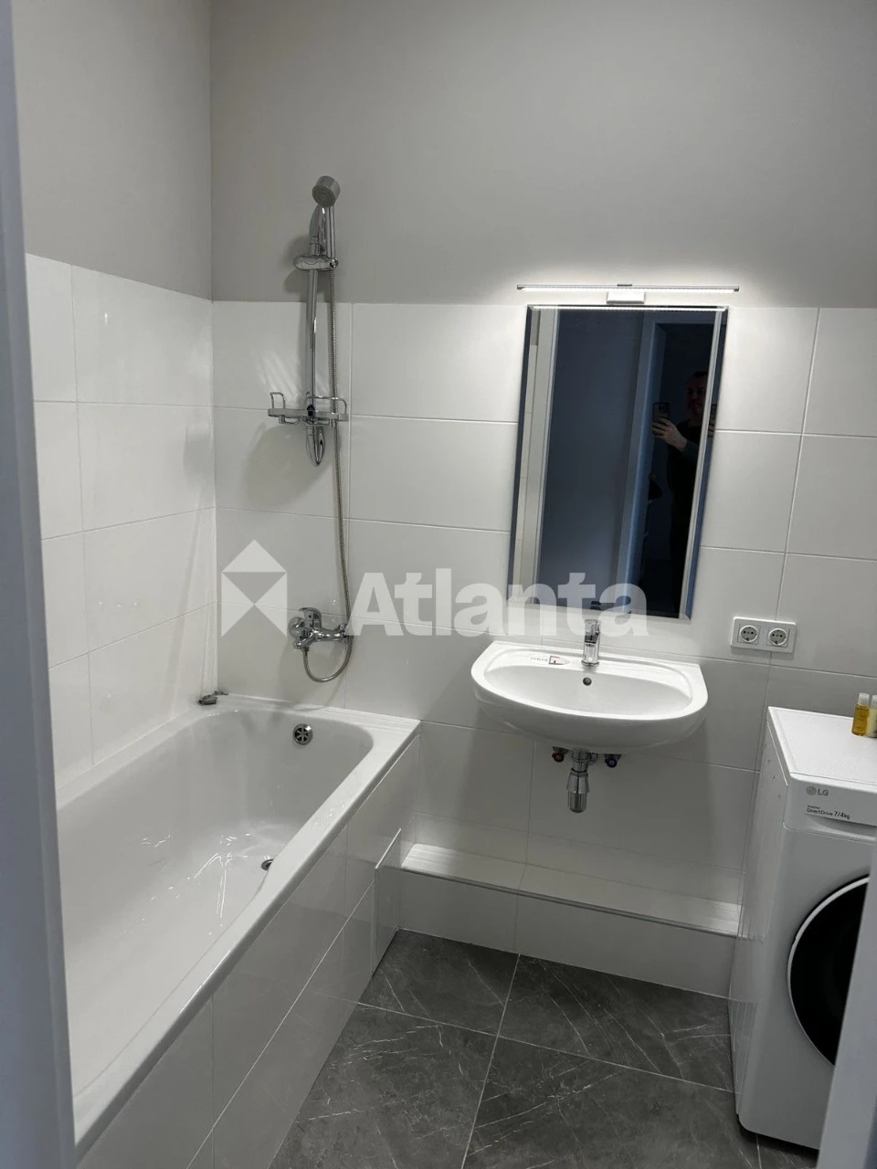 One-bedroom apartment in the "Prostranstvo na Geranovej" residential complex