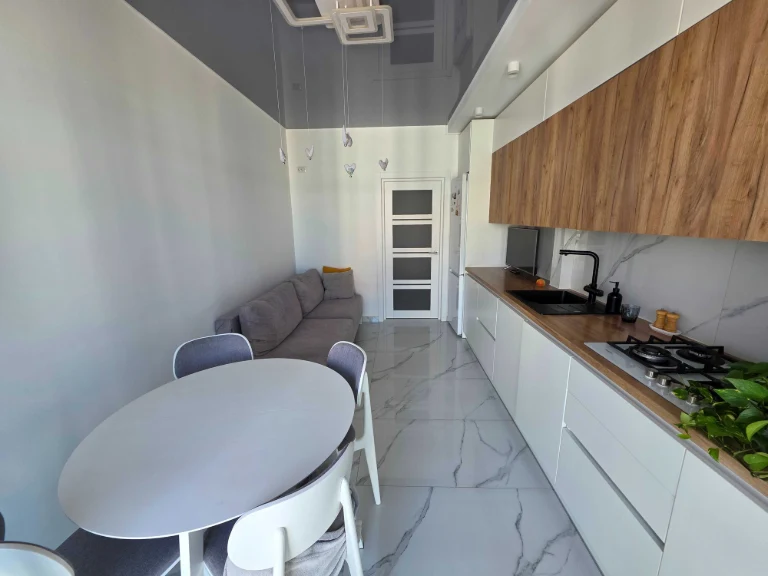 Sale of a 2-bedroom apartment in the "Lipki" residential complex
