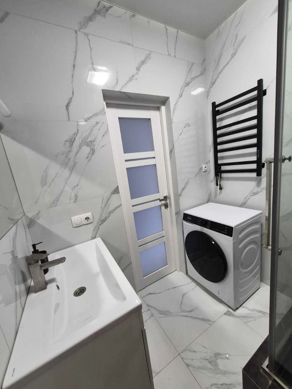 Sale of a 2-bedroom apartment in the "Lipki" residential complex