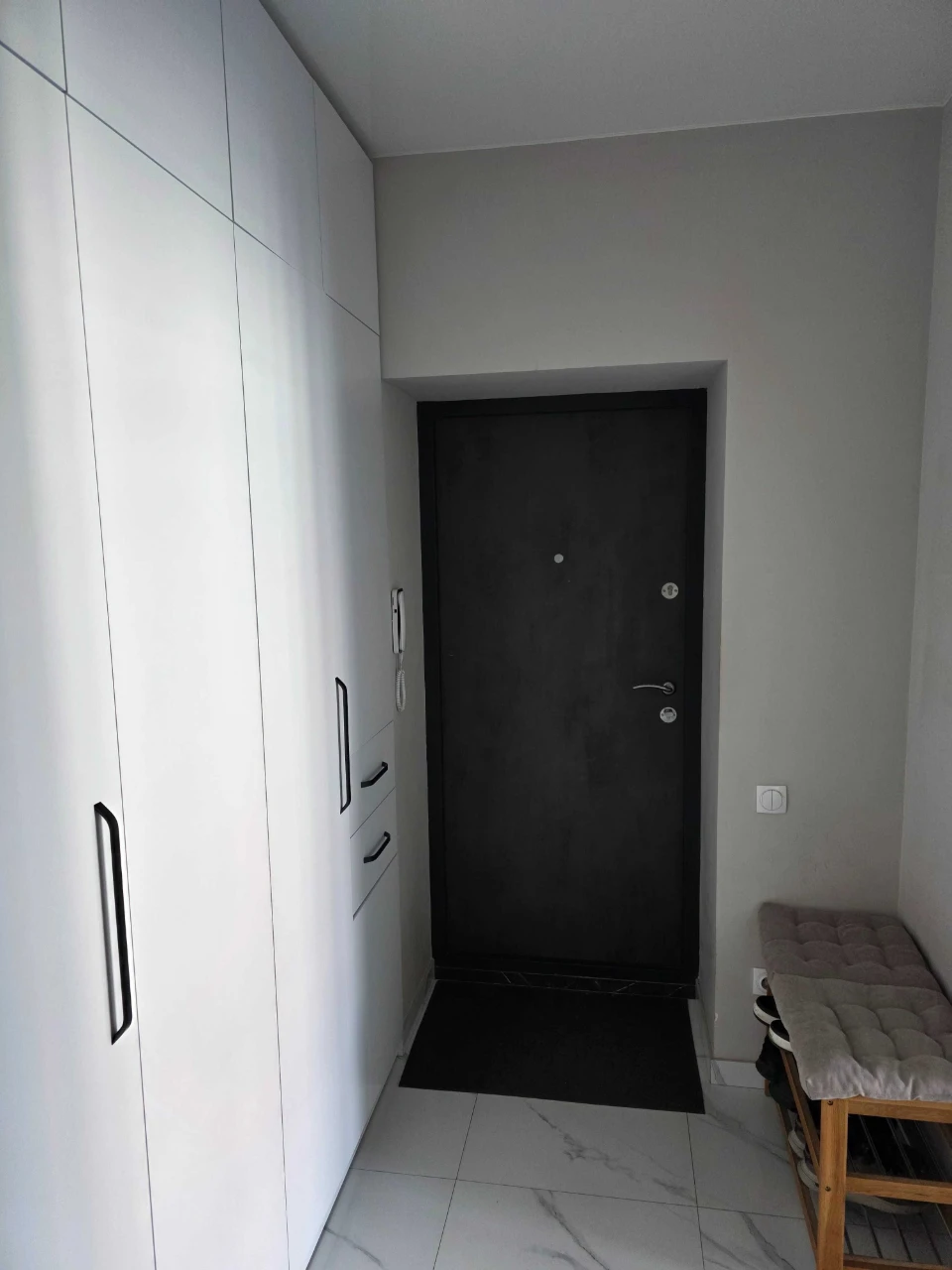 Sale of a 2-bedroom apartment in the "Lipki" residential complex