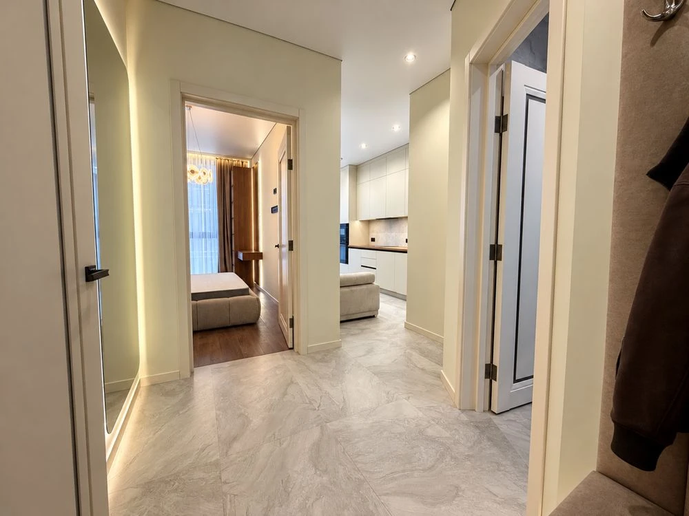 Продаж 1к квартири ЖК Уж Таверс/UZH Towers/41 м2/Набережна/Н