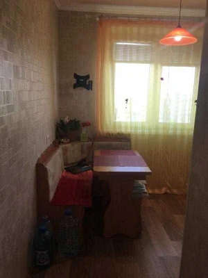 Продам 2 кім. квартиру  біля метро Палац Спорту