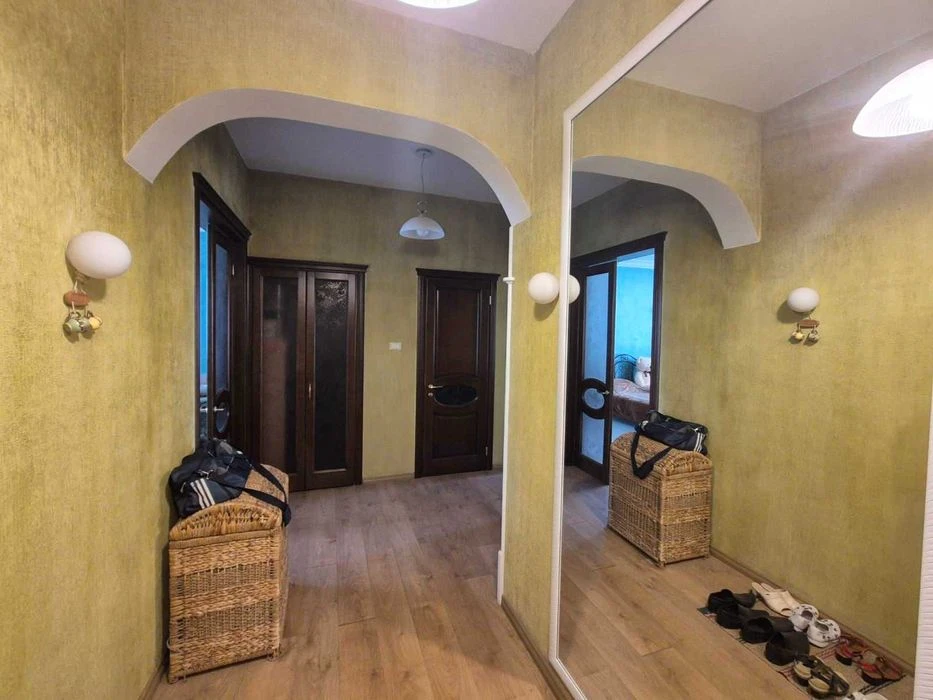 Spacious 3-room apartment on Armeyskaya.