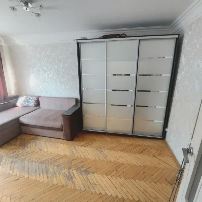 Продажа 2-комнатной квартиры на улице Гринченка