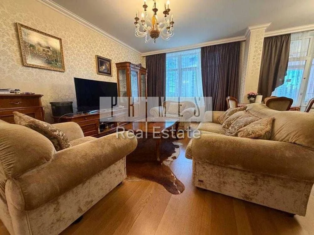 Sale of a 3-room apartment, New Poperzky Lipki residential complex, Andriy Verkh Street