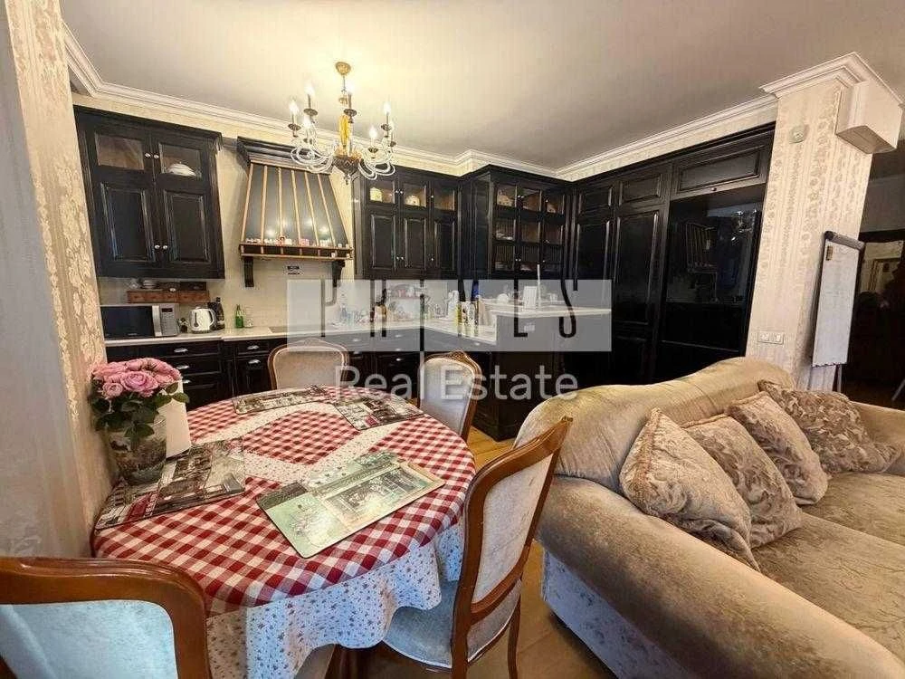 Sale of a 3-room apartment, New Poperzky Lipki residential complex, Andriy Verkh Street