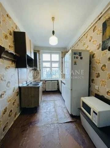 Lobanovsky Prospect, 2 rooms, Sevastopol Square, Air Force Square