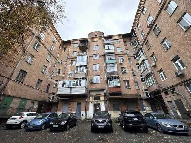 Lobanovsky Prospect, 2 rooms, Sevastopol Square, Air Force Square
