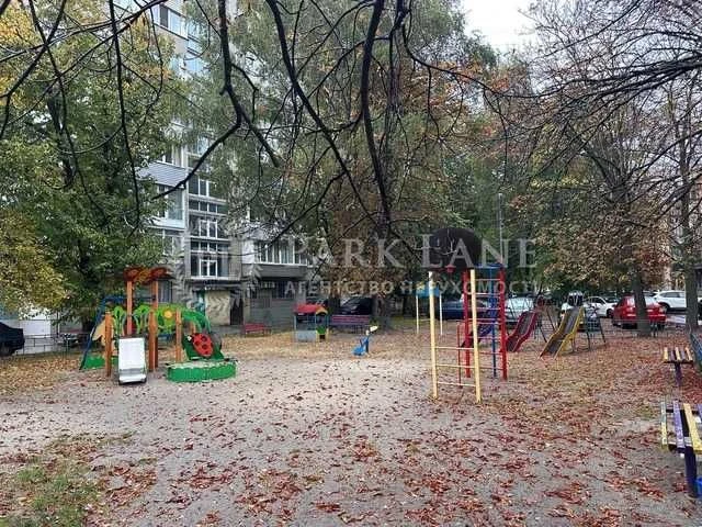 Lobanovsky Prospect, 2 rooms, Sevastopol Square, Air Force Square