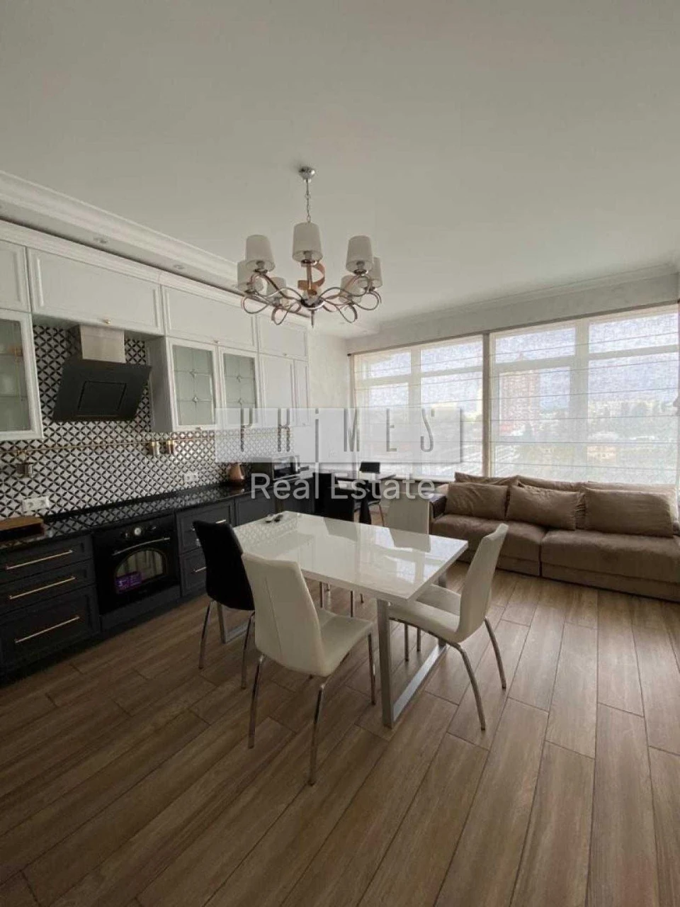 Sale of a 4-room apartment with renovation, Klovsky Uzviz 7, "Carnegie" Residence