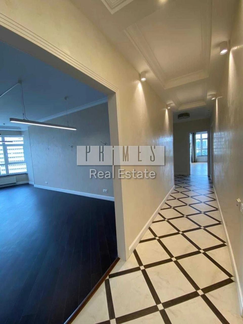 Sale of a 4-room apartment with renovation, Klovsky Uzviz 7, "Carnegie" Residence