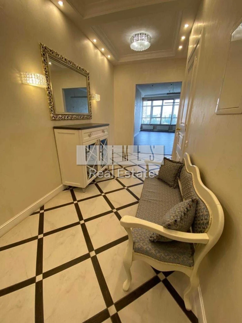 Sale of a 4-room apartment with renovation, Klovsky Uzviz 7, "Carnegie" Residence