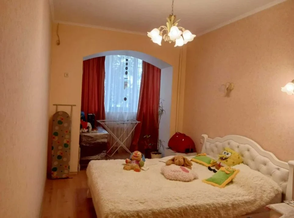 Продається 3-кімнатна квартира на Вузовському, вул. Топольова.