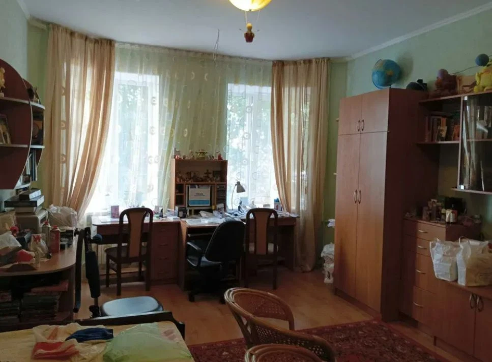 Продається 3-кімнатна квартира на Вузовському, вул. Топольова.