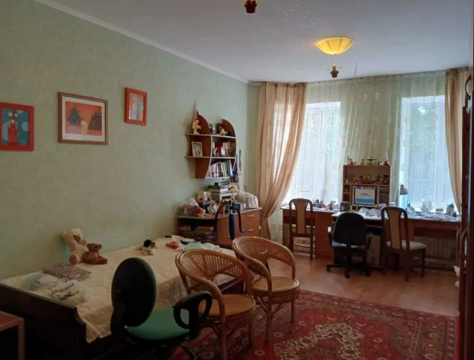 Продається 3-кімнатна квартира на Вузовському, вул. Топольова.