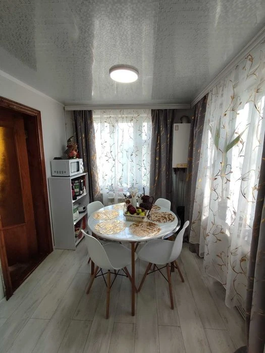 3-room apartment with a loggia 18m², Chornovola St. SUITABLE FOR