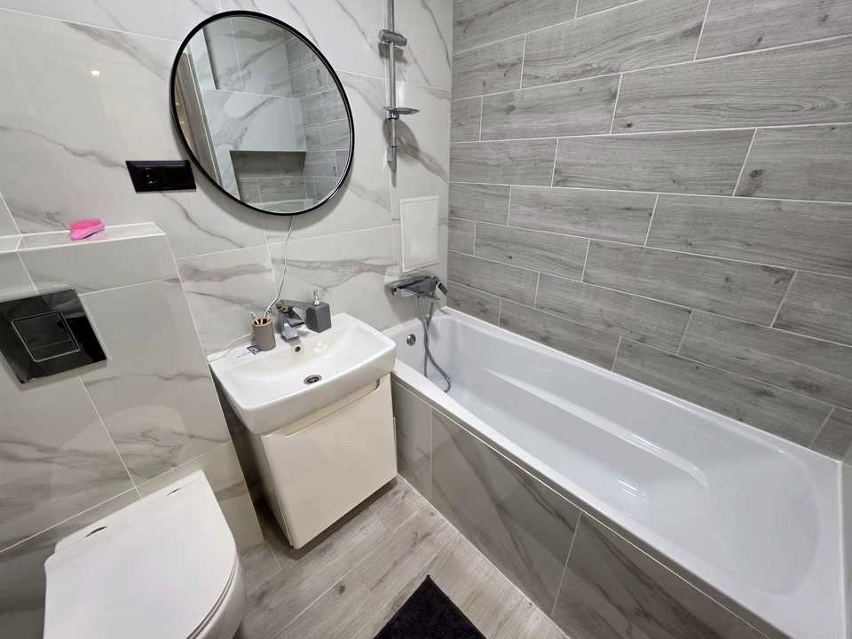 Apartment. Ivano-Frankivsk, Knyzhyn Street