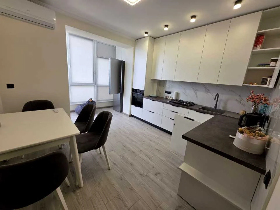 Apartment. Ivano-Frankivsk, Knyzhyn Street