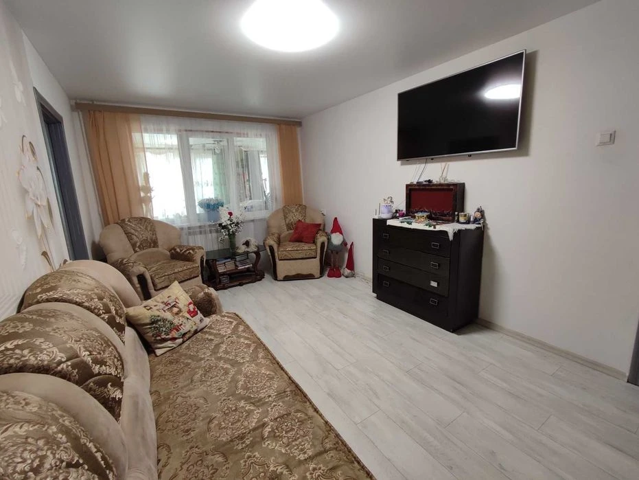 3-room apartment with a loggia 18m², Chornovola St. SUITABLE FOR