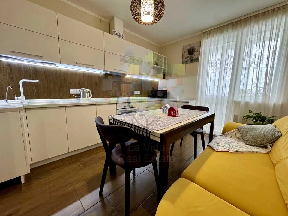 Apartment. Obonys'kyi Prospect, Kyiv