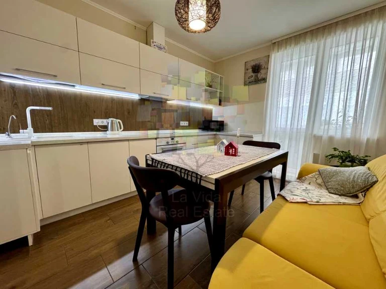 Apartment. Obonys'kyi Prospect, Kyiv
