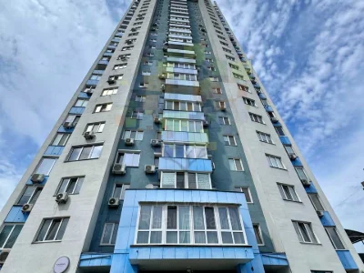 Apartment. Obonys'kyi Prospect, Kyiv