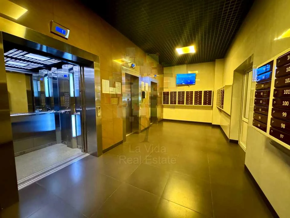 Apartment. Obonys'kyi Prospect, Kyiv