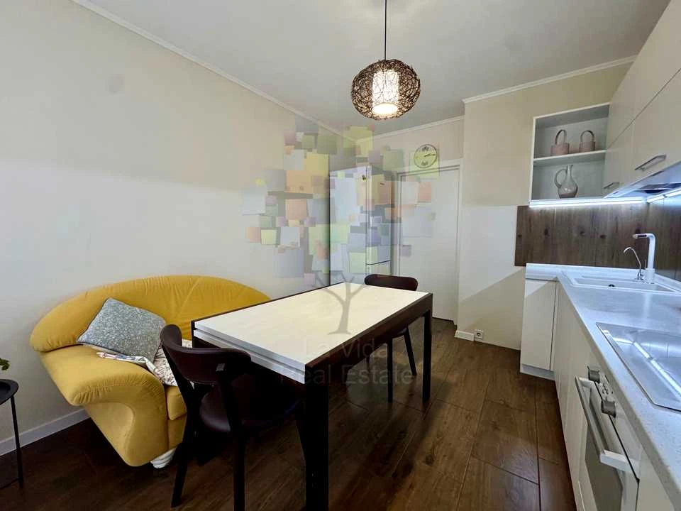 Apartment. Obonys'kyi Prospect, Kyiv
