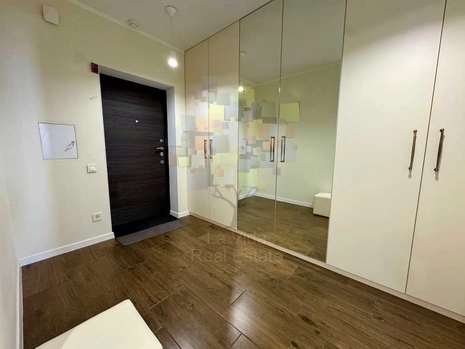 Apartment. Obonys'kyi Prospect, Kyiv
