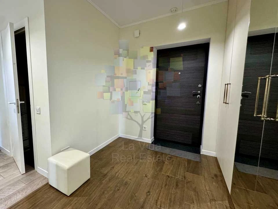 Apartment. Obonys'kyi Prospect, Kyiv