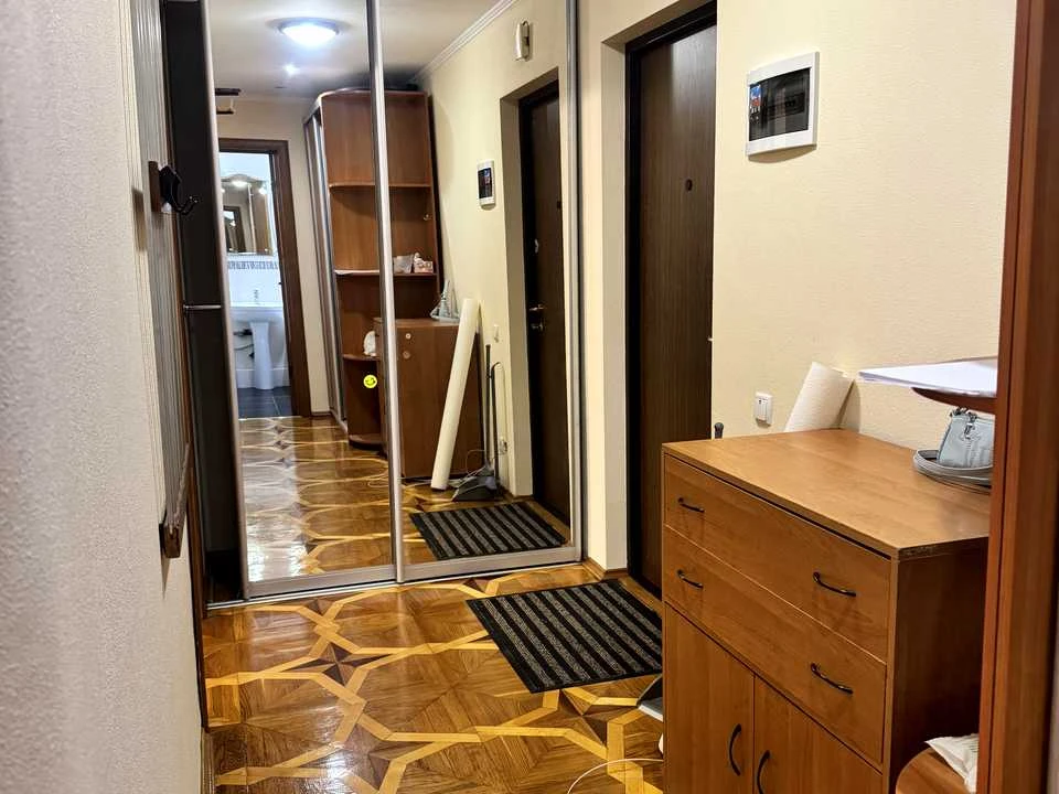Квартира. Киев, Святошинская площадь