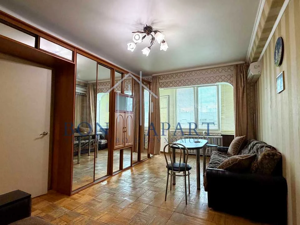 Квартира. Киев, Автозаводская улица
