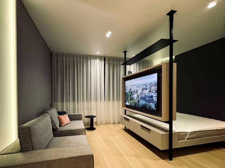 Apartment. Dnipro, Naberezhna Pereomohy st.
