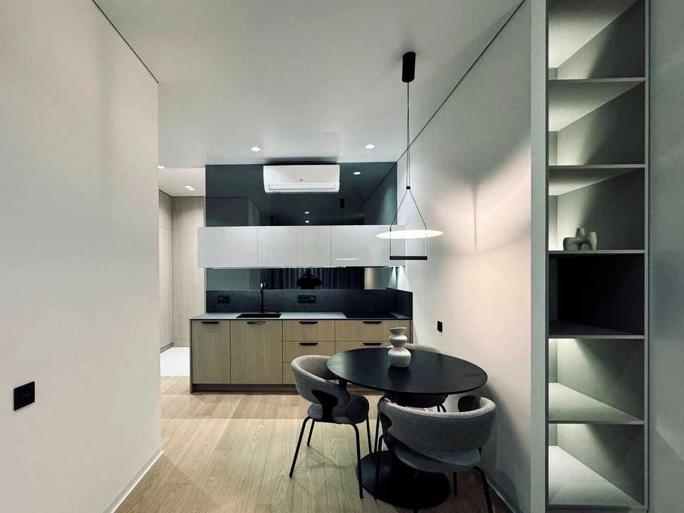 Apartment. Dnipro, Naberezhna Pereomohy st.