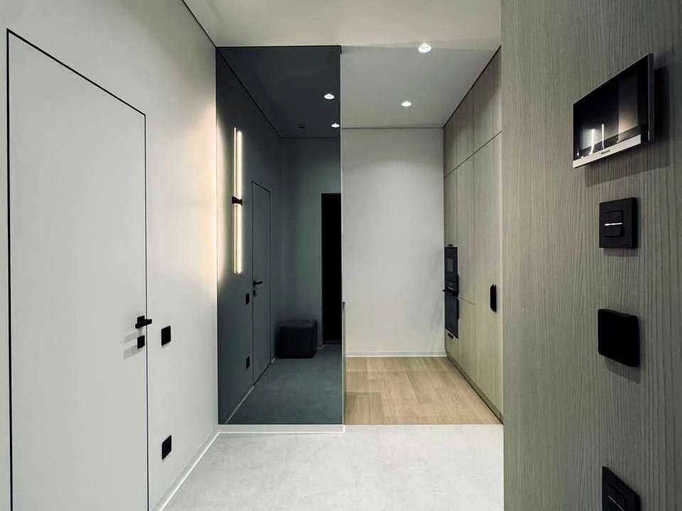 Apartment. Dnipro, Naberezhna Pereomohy st.