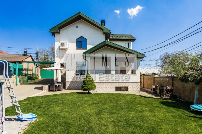 Sale: Independent Estate 5 rooms 250 sq m in the heart of the city - Street Haydamaka